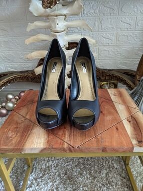 Report Signature Pin Up Black Peep-Toe Platform Heels